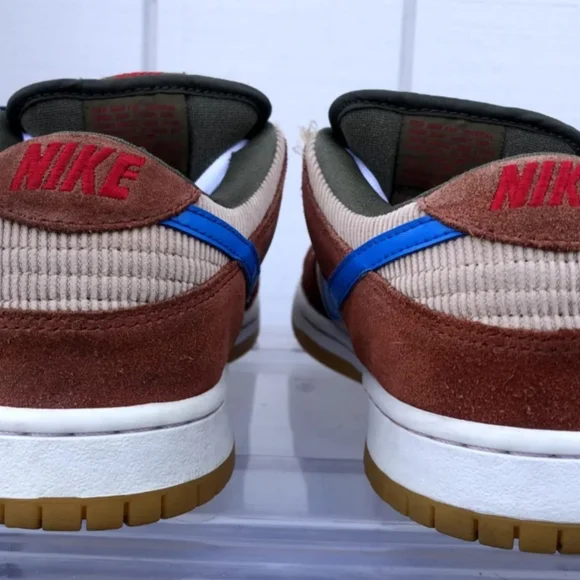 Nike SB Dunk Low Pro Corduroy - Size 8
